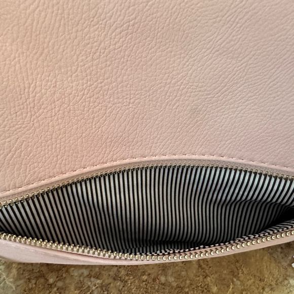 NWT Deluxity Los Angeles Tassel Crossbody Vegan Bag - Picture 9 of 10